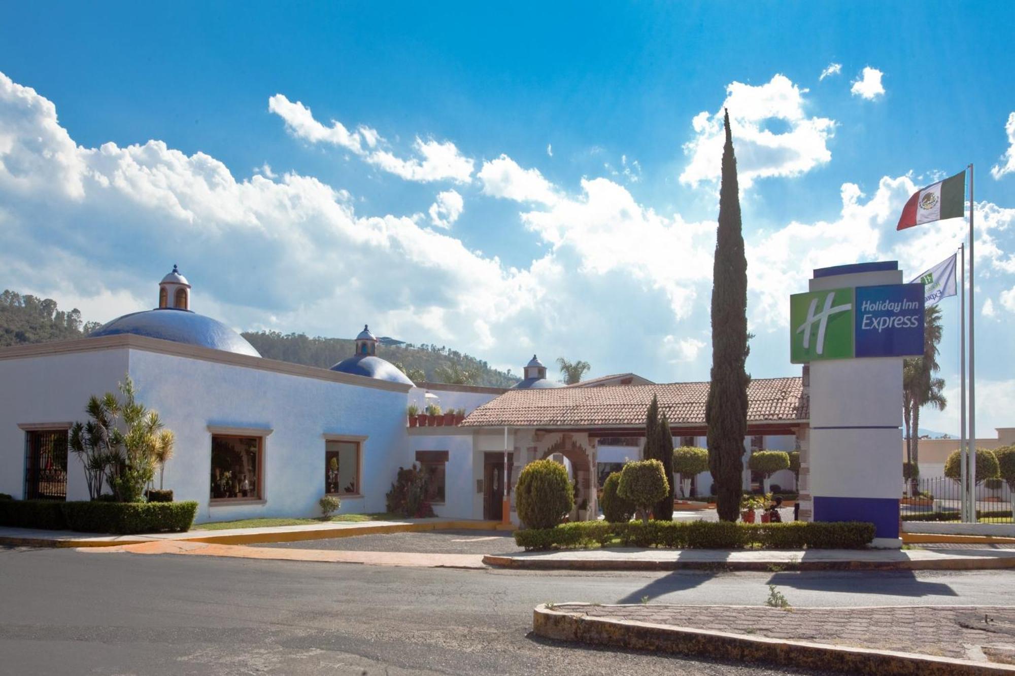 Holiday Inn Express Morelia, An Ihg Hotel Exterior photo